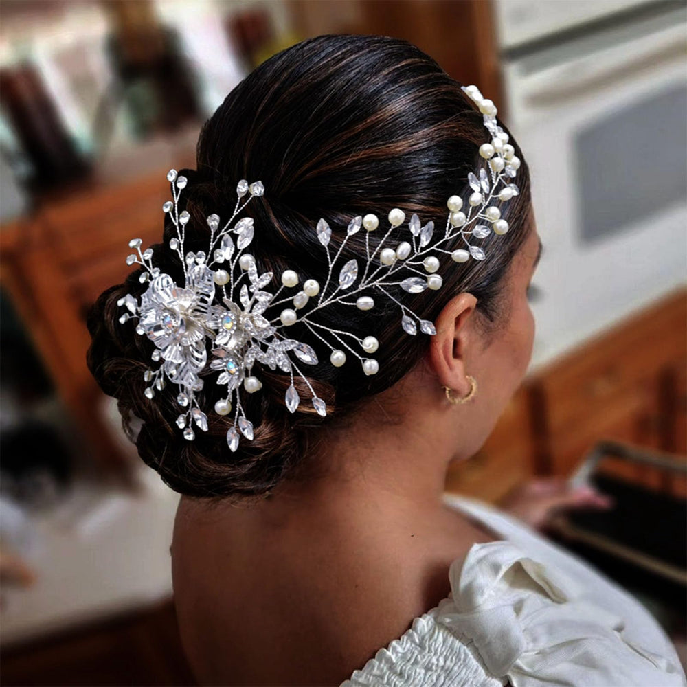 WONRLUA wedding hair comb close-up with rhinestones adding lasting sparkle for photos