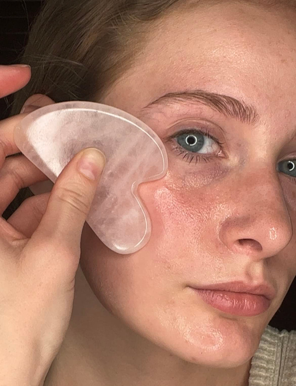 XYZ Skin Gua Sha Glide blue tansy oil texture and color