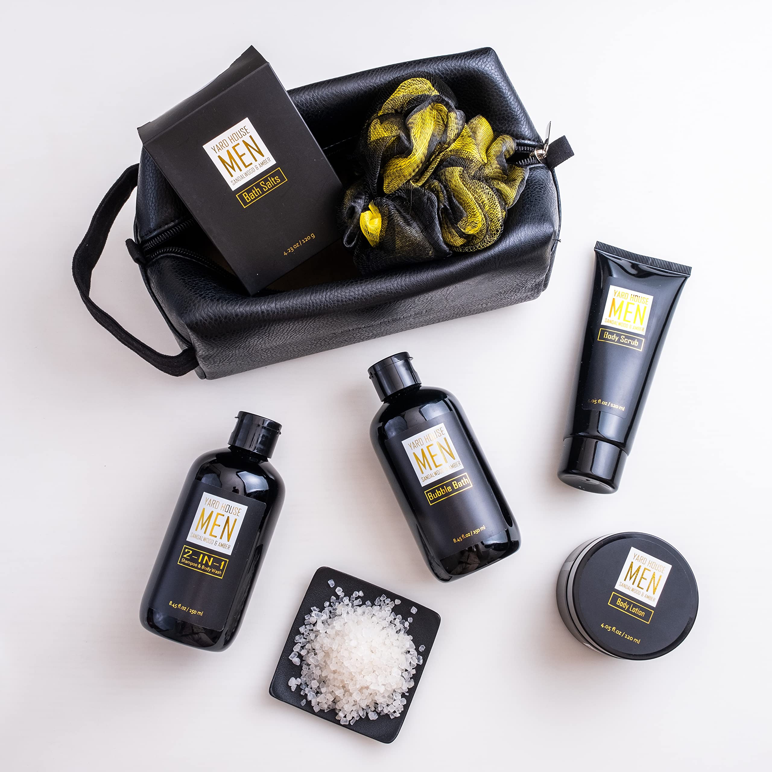 Yard House 2-in-1 shampoo and body wash for quick, effective grooming.