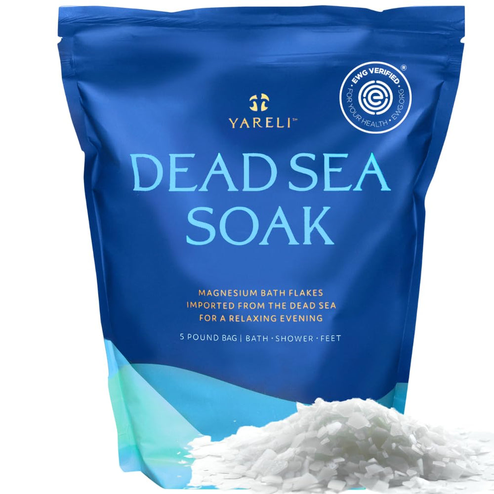YARELI magnesium flakes 5lb bag dissolving in warm water for soothing muscles