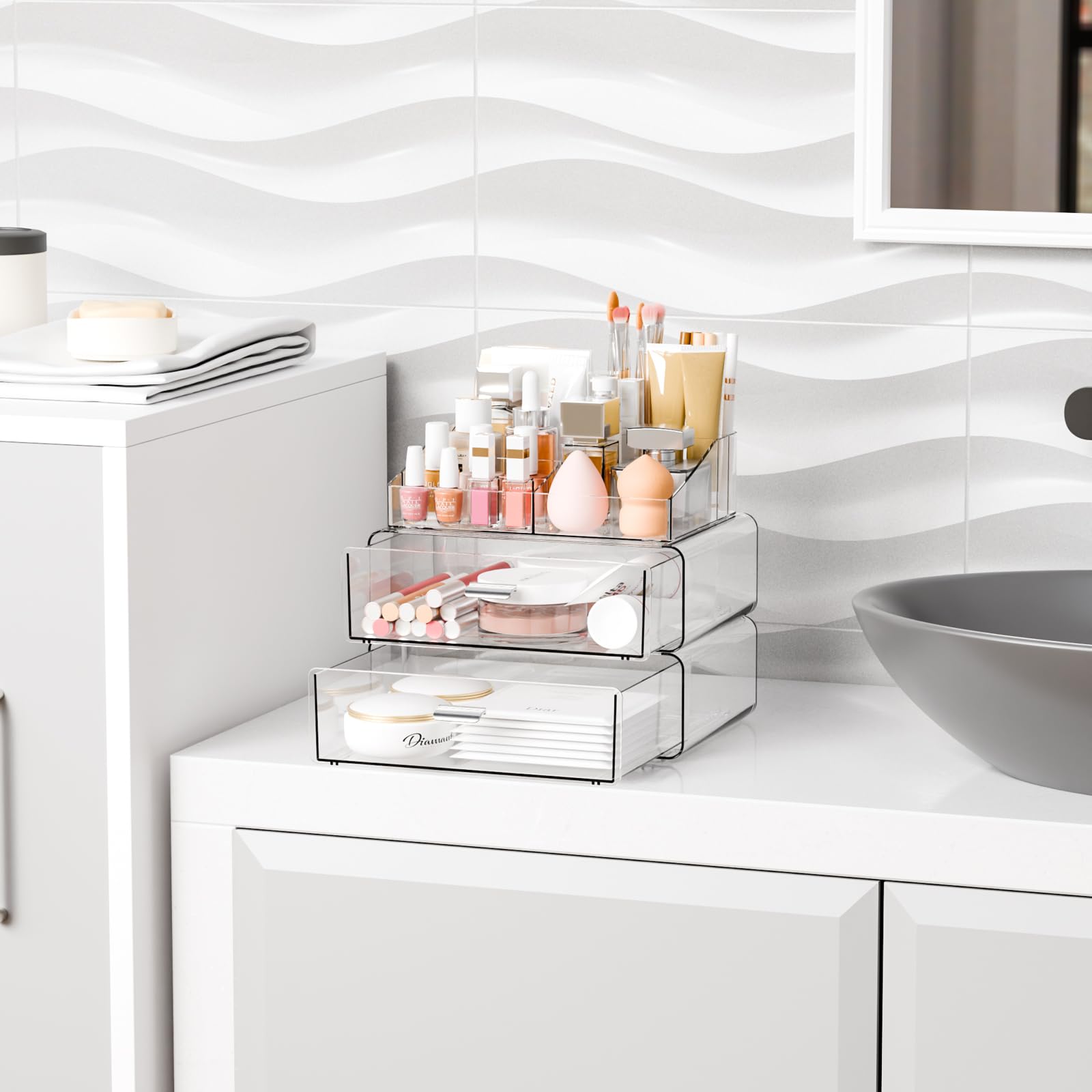 Yieach clear acrylic organizer stacking option expands storage without crowding.