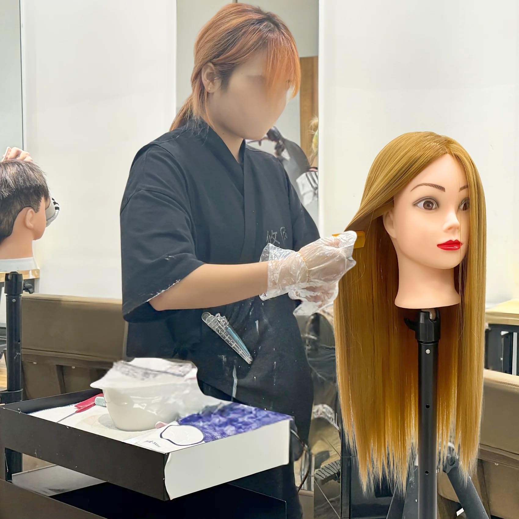 Yiifiulyn beginner-friendly setup supports fun braiding practice at home.
