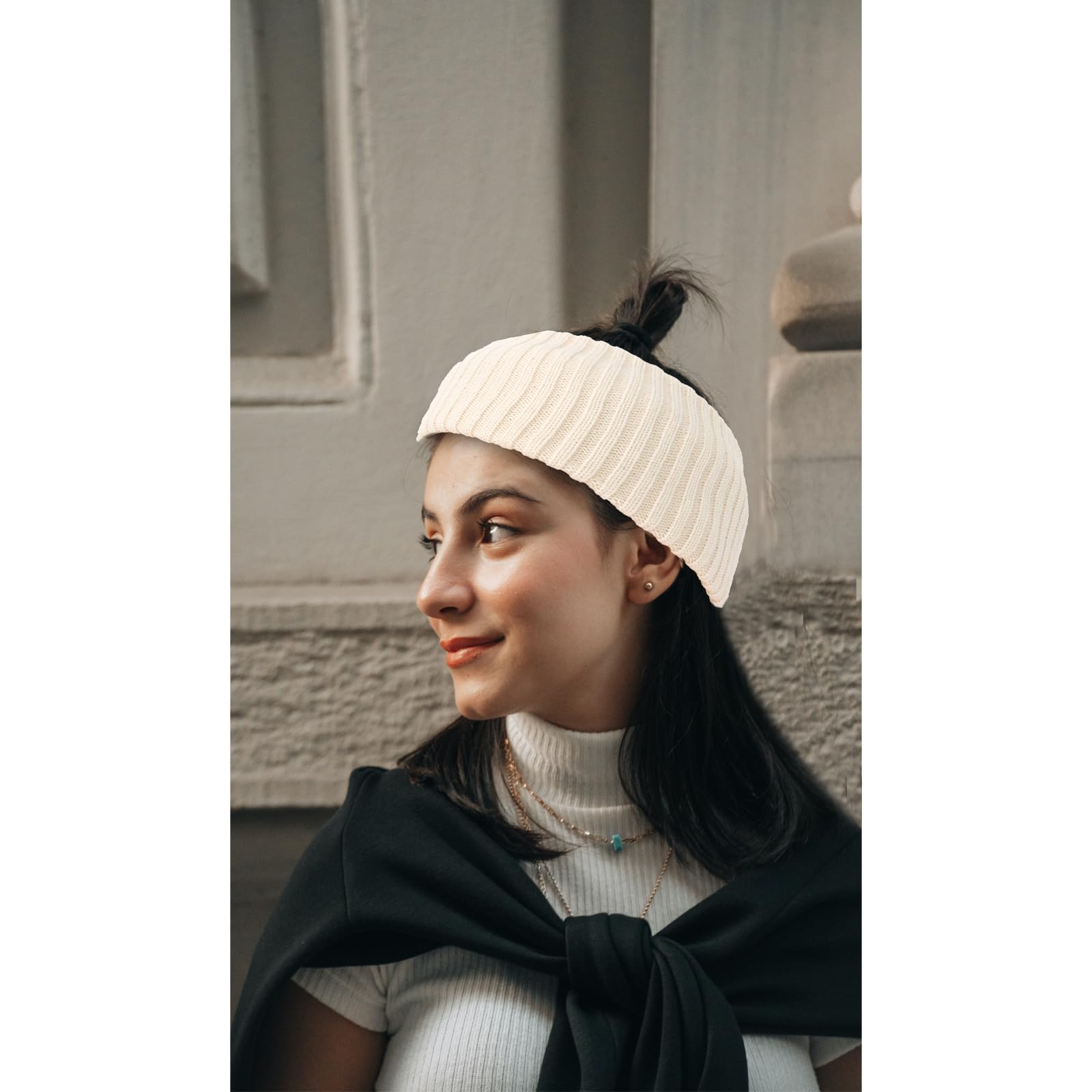 YISSION black soft ear warmer detail for cozy warmth during outdoor activities.