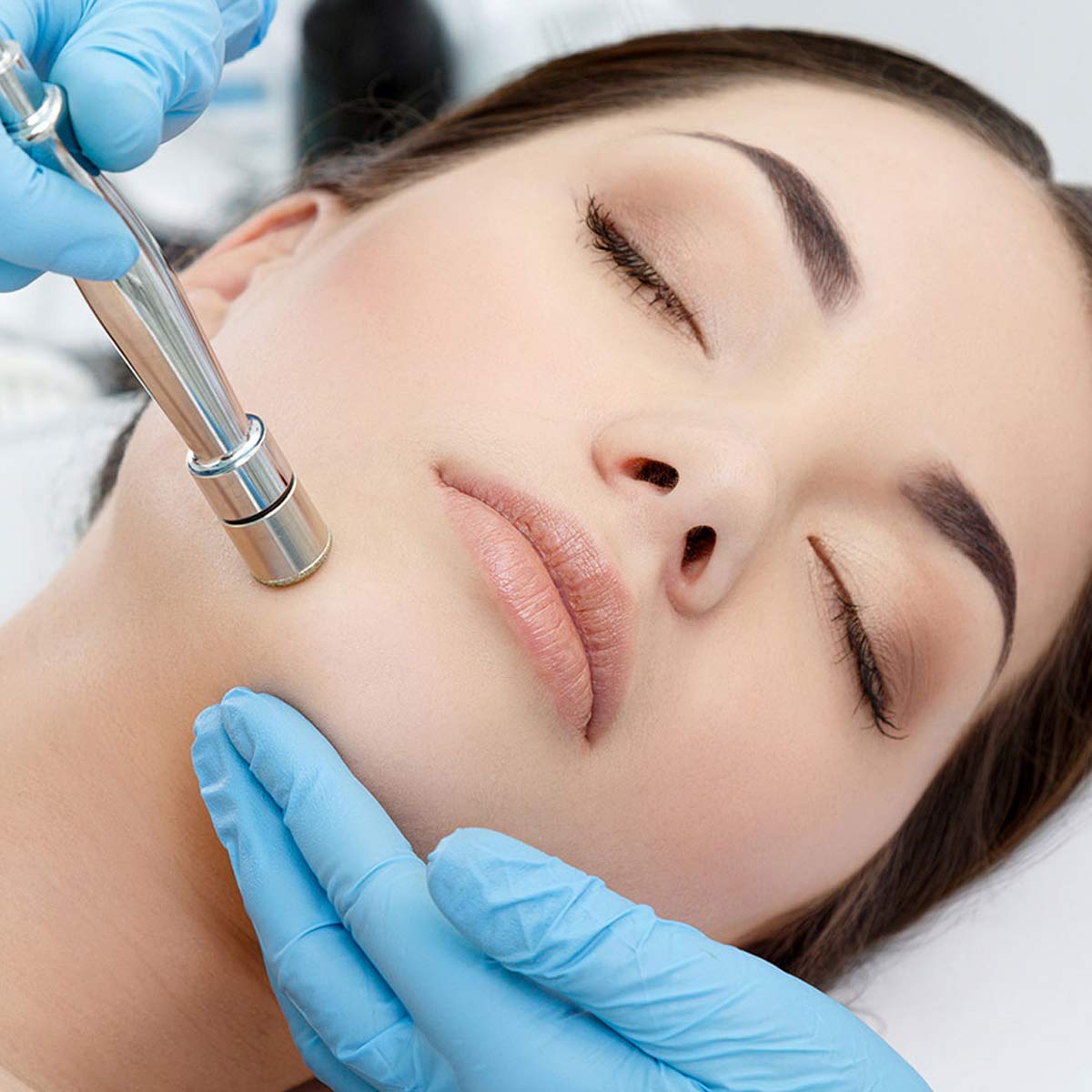 Yofuly Home Use Setup demonstrating easy at-home facial treatment.