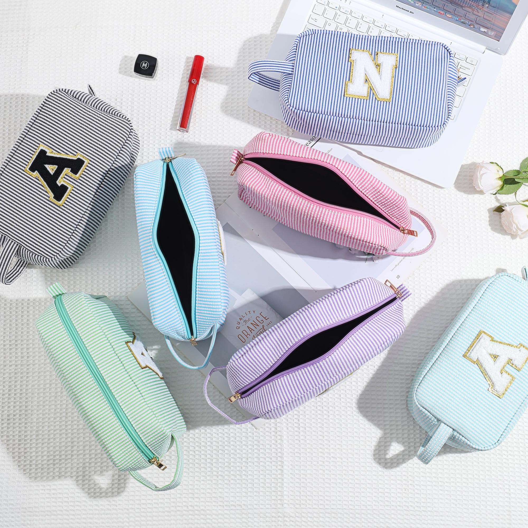 YOOLIFE compact travel-ready makeup bag as everyday companion