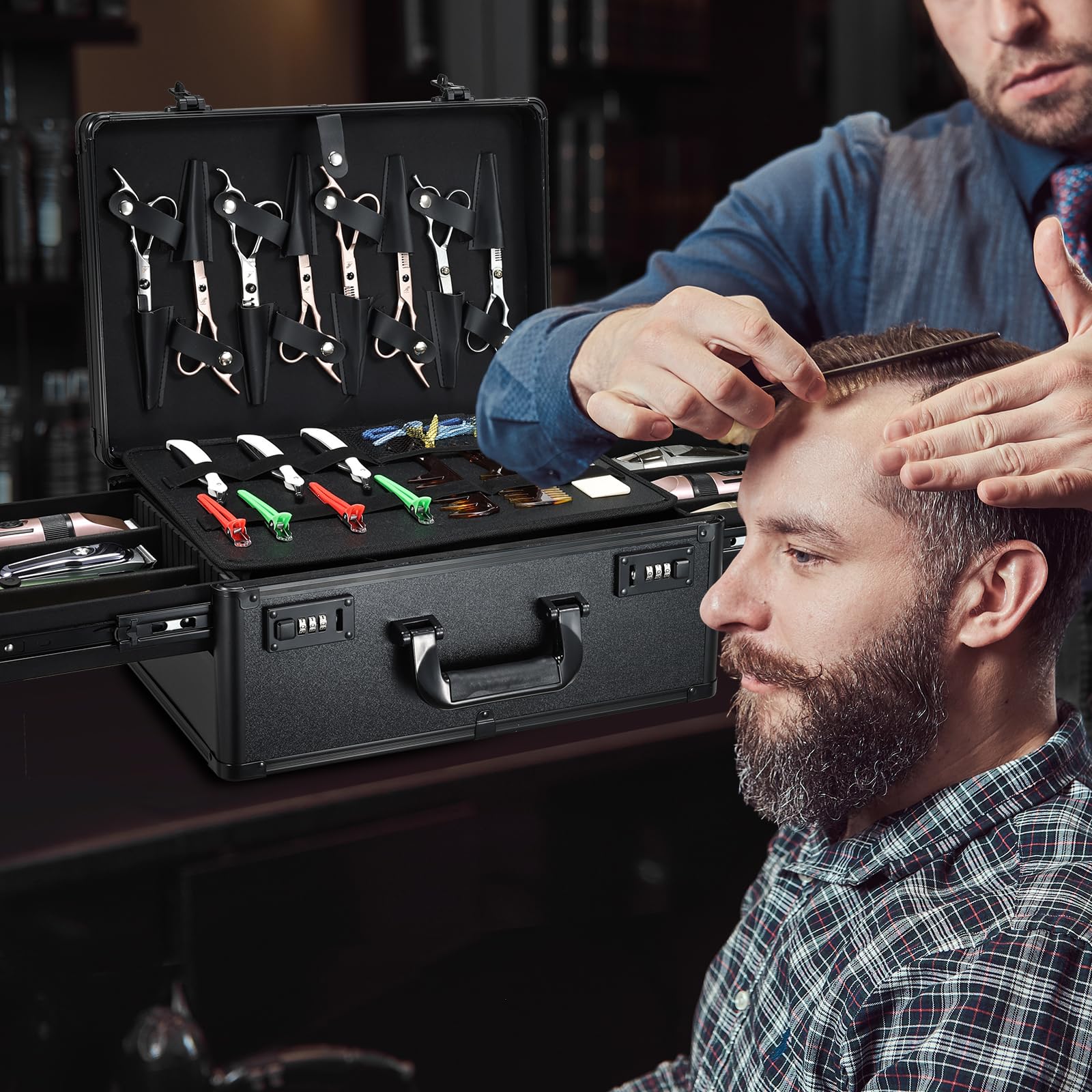 Yueieoun barber case large handle provides comfortable transport between locations.