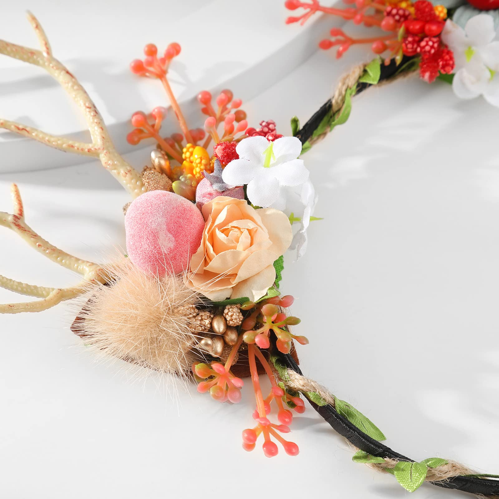 Yumikoo headband glitters under lights for memorable Xmas photos.
