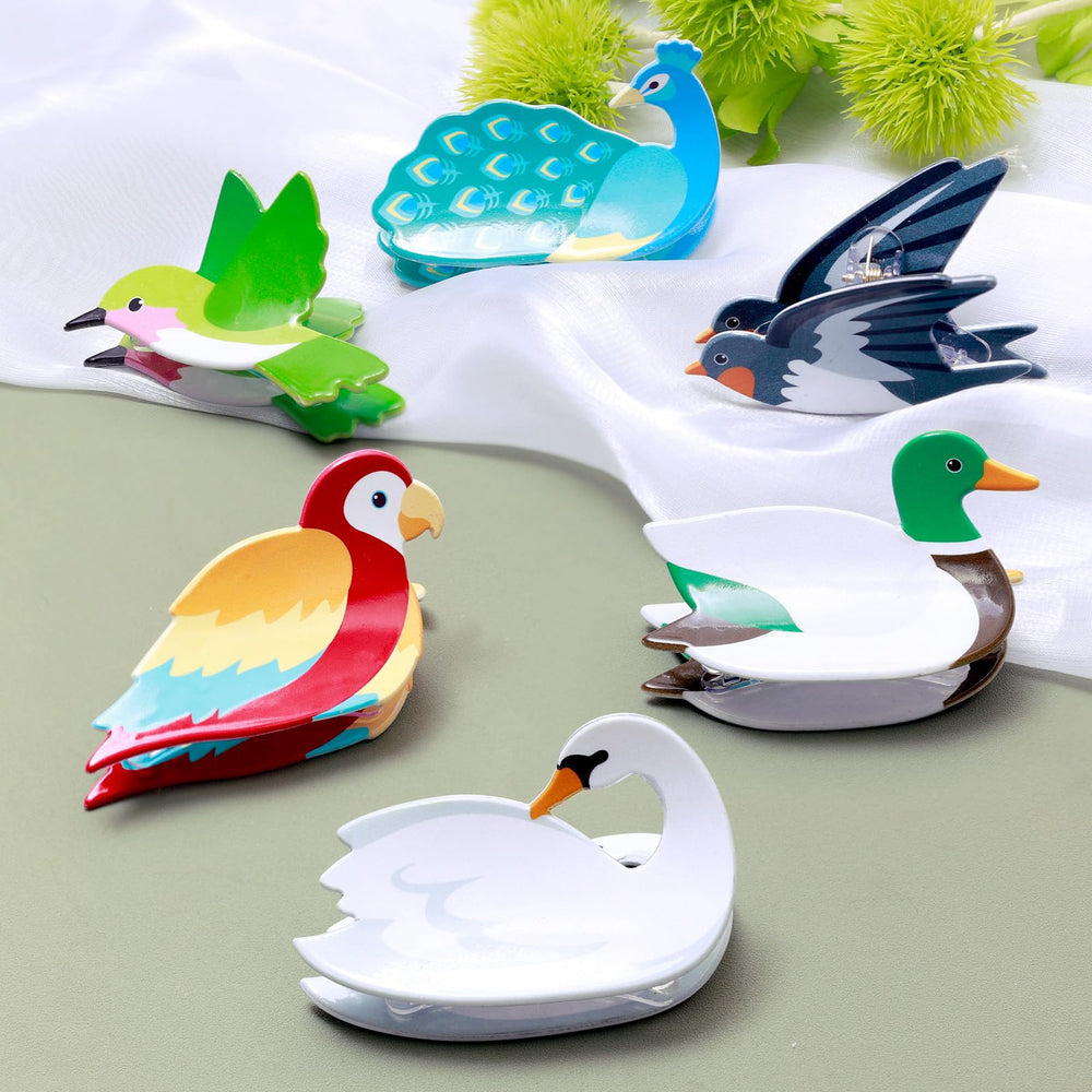 Yussti bag-brooch clips double as cute accessories for bags and outfits.