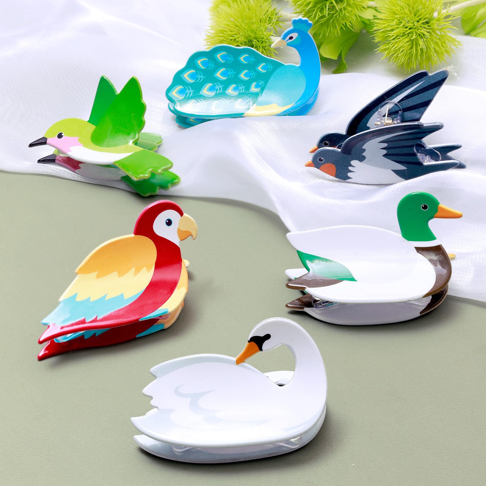 Yussti Birds Hair Claw Clips compact-size design fits many hair lengths.
