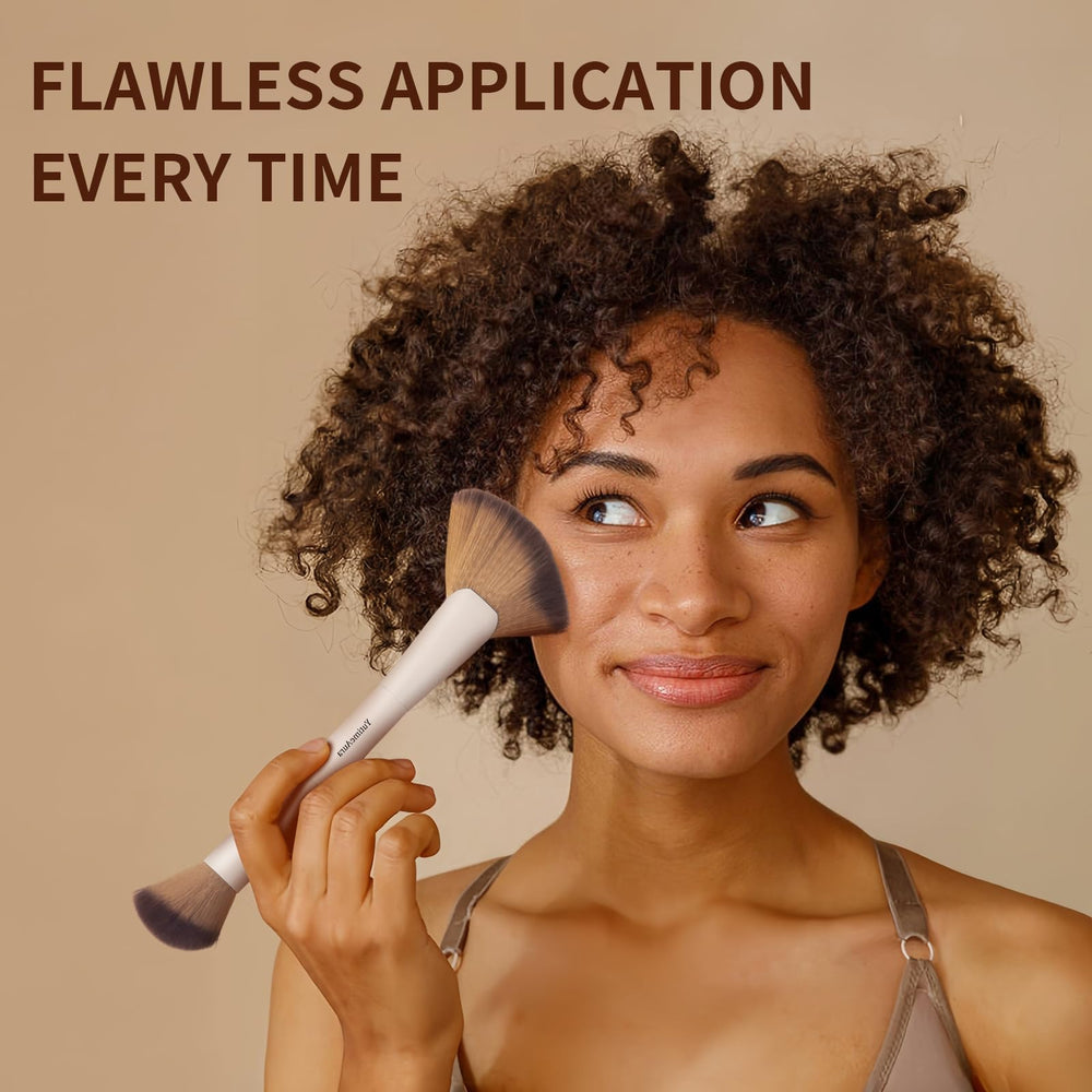YutimeAura powder brush helps set makeup with soft, diffused finish.