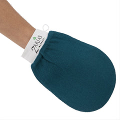 Zakia's Morocco Kessa glove texture close-up highlights natural exfoliation for radiant skin and prepping for a spray tan