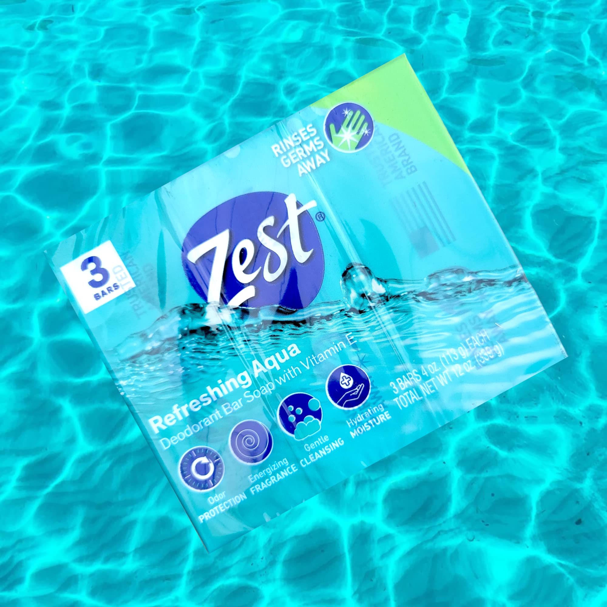 Zest Refreshing Aqua Bars lather close-up showing creamy foam and hydrating clean.