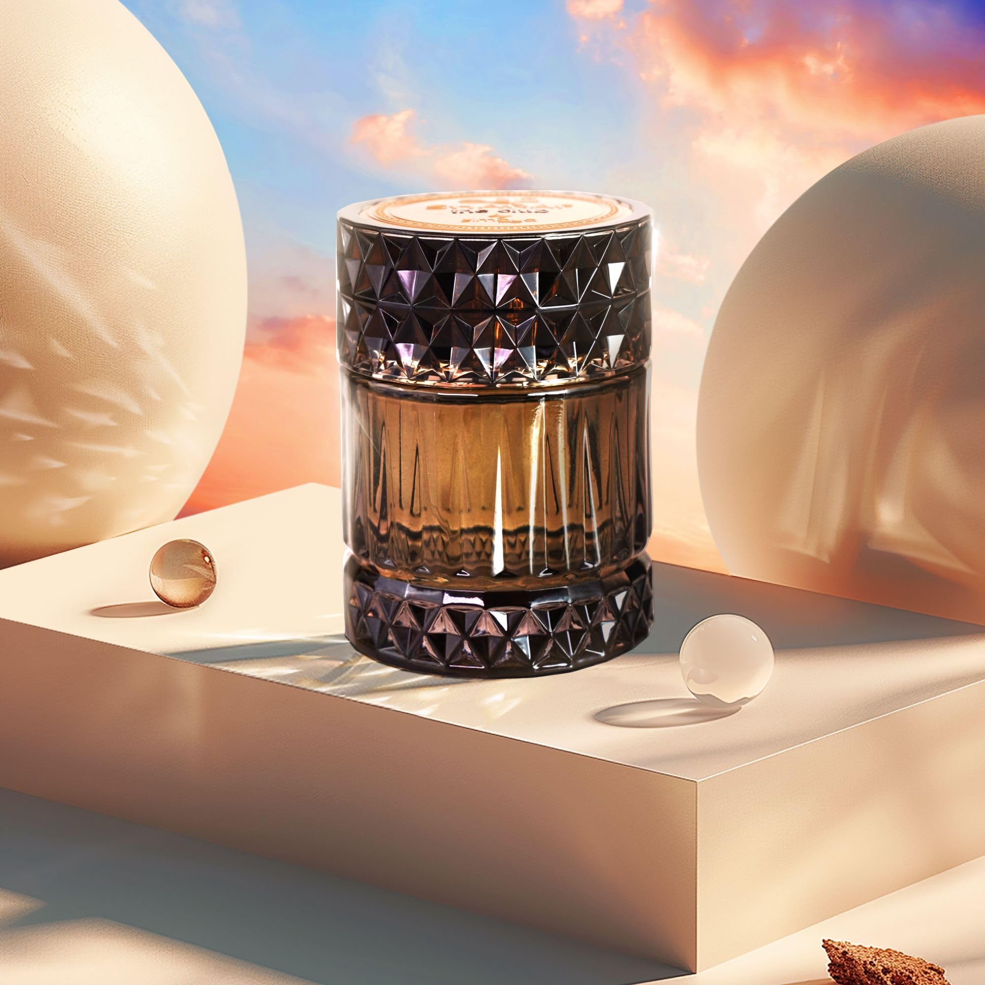 Zimaya Sharaf middle notes orange blossom and birch create a luminous heart.