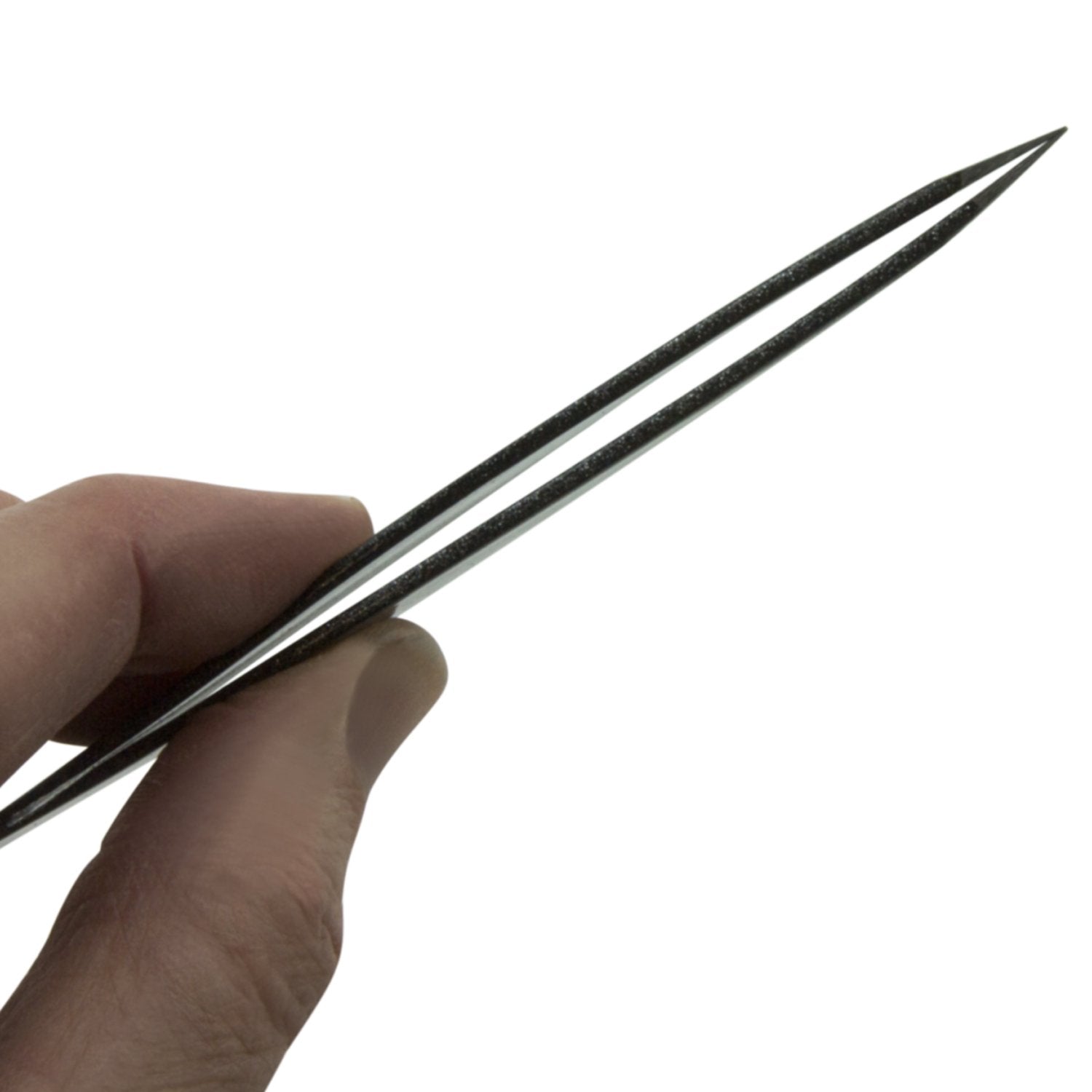 Zizzili Basics precision-tips-alignment demonstrates balanced grip for controlled tweezing.