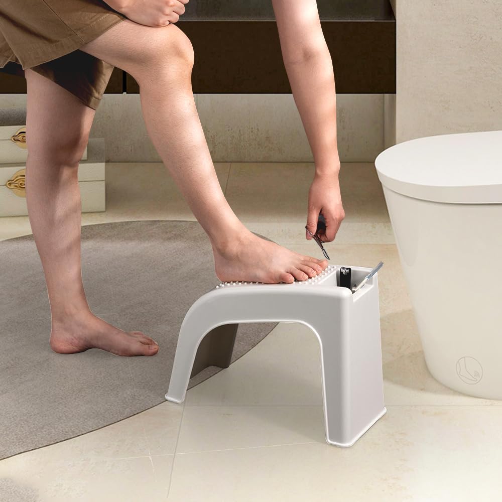 ZLMHYYM side-pocket storage keeps razors and balms organized