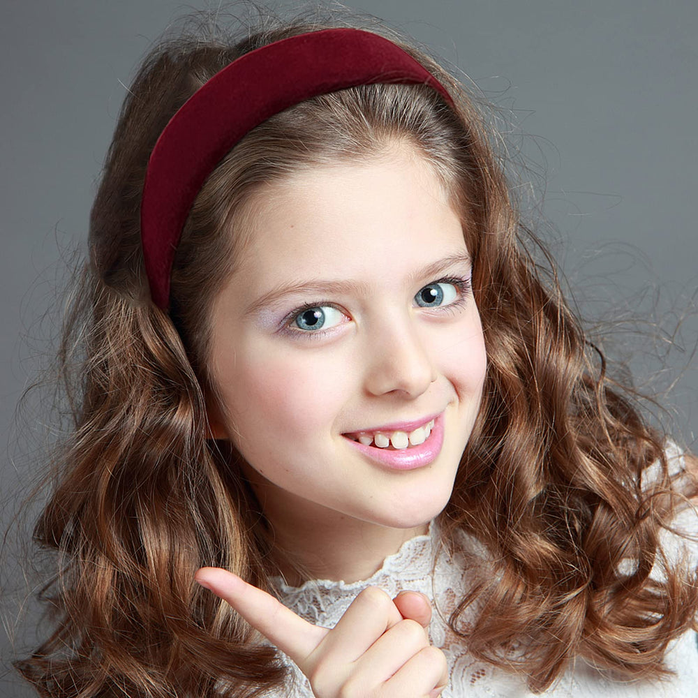 ZLSPTK velvet headband green adds color and comfortable fit.