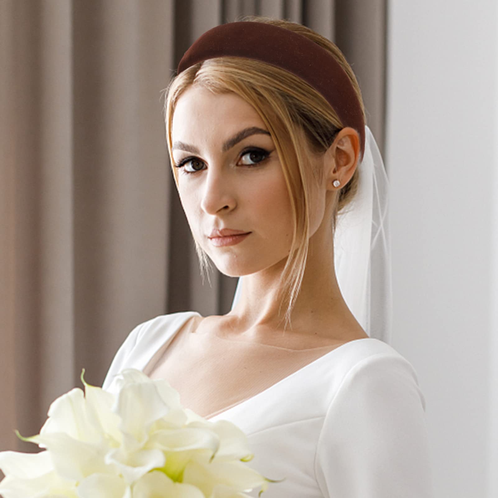 ZLSPTK close-up padding shows soft velvet and cushioned interior.